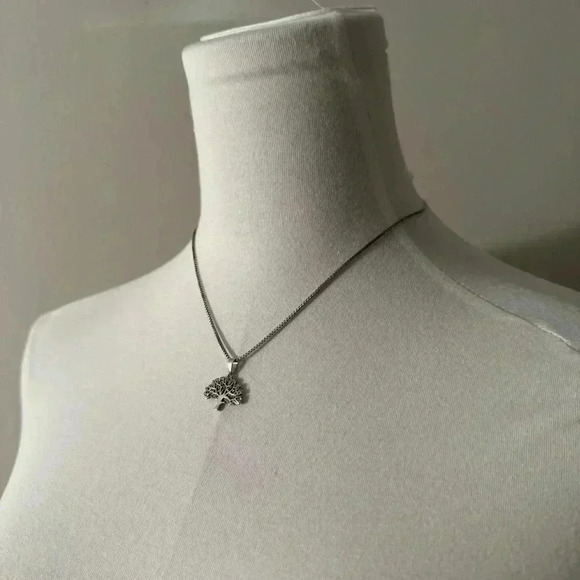 Sterling silver tree of life good luck pendant  on chain 16.5” - Picture 2 of 6